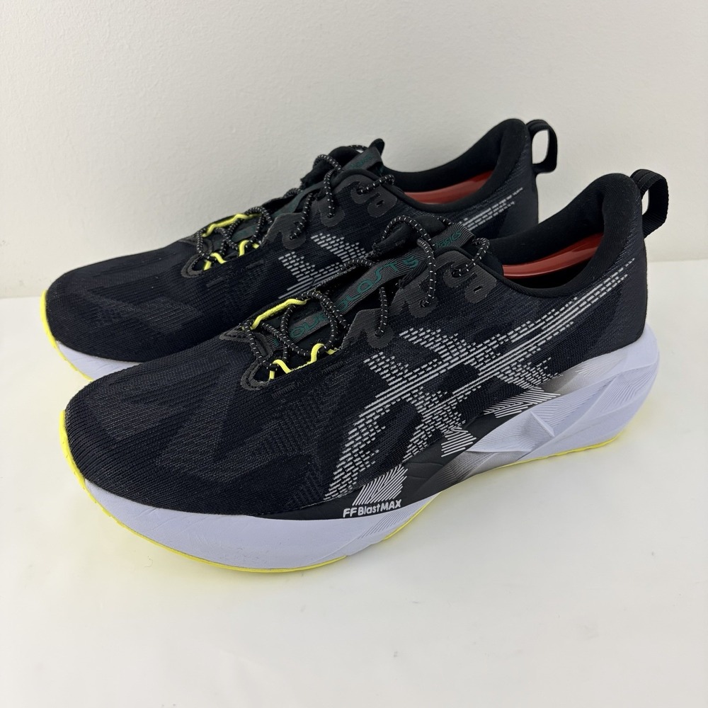 ASICS Novablast 5 Men's Size 11.5 Black Carrier Grey Running Shoes 1011B974